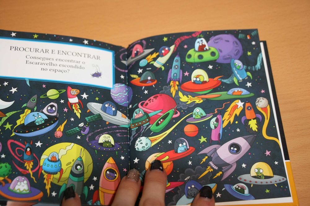 Livro "Os Mini Detetives - Porque Cintilam as Estrelas?"