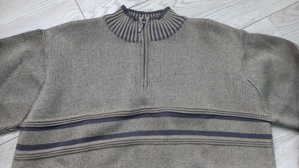 Męski sweter zapinany pod szyją na zamek 
 rozmiar XL