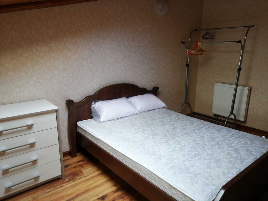 Продам 3-х к/к з гаражем у Центрі