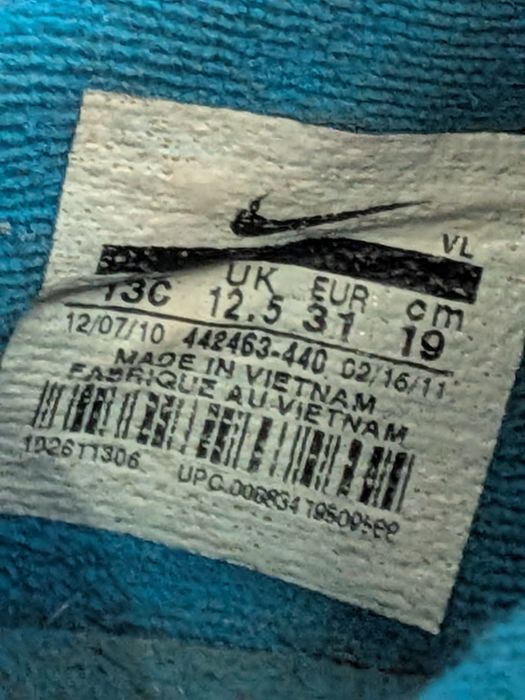 Продам дитячі бутси