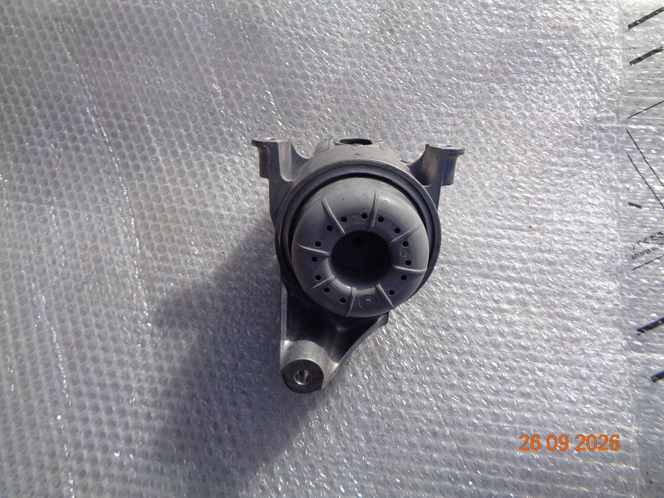 poduszka silnika lewa audi a5 8b3199371an z 2026 roku nowa