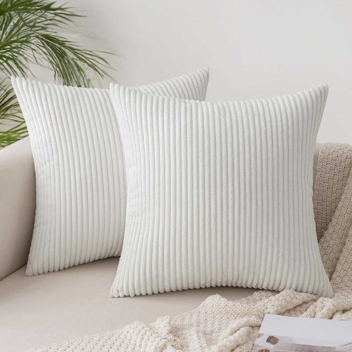 Zestaw 2  poszewek na poduszki, dekoracyjne 40x40cm, biel