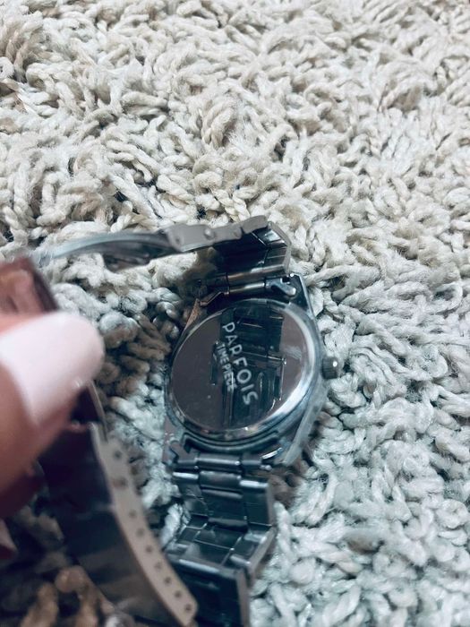 Srebrny zegarek parfois na rękę elegancki