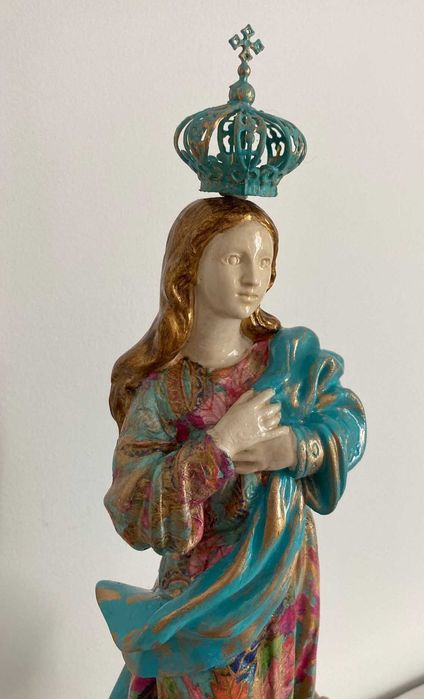 Escultura Nossa Senhora. Artesanía Contemporanea. Pintada a mao