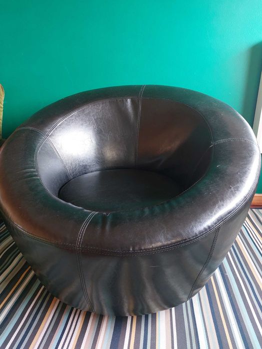 Cadeirão preto redondo rotatório