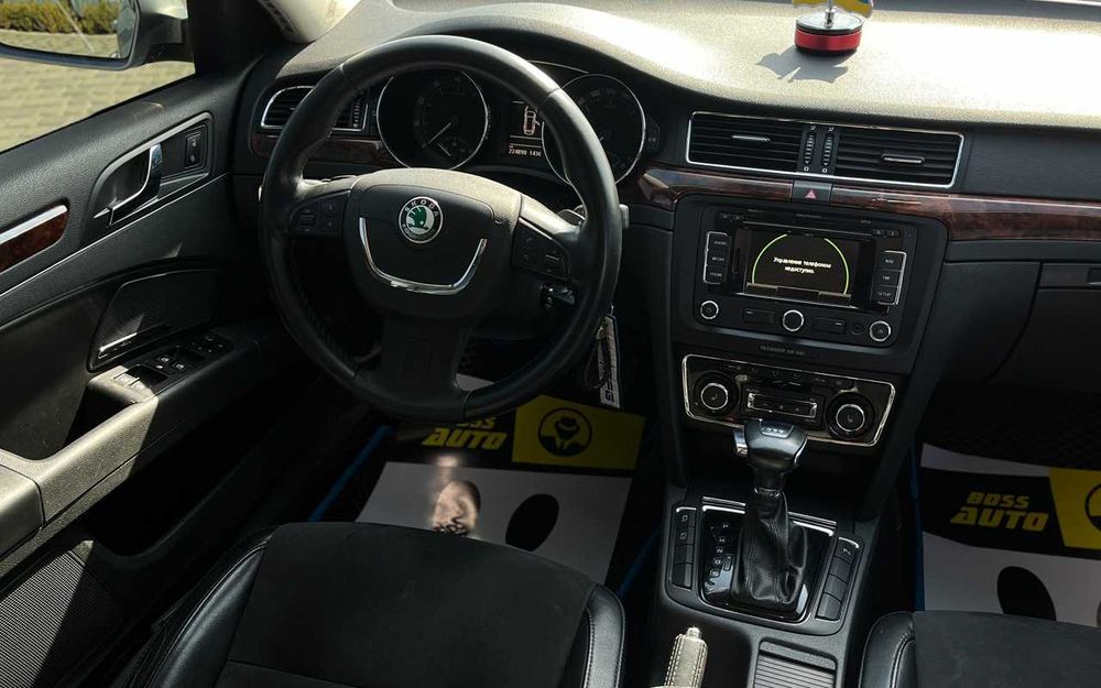 Skoda Superb 2011