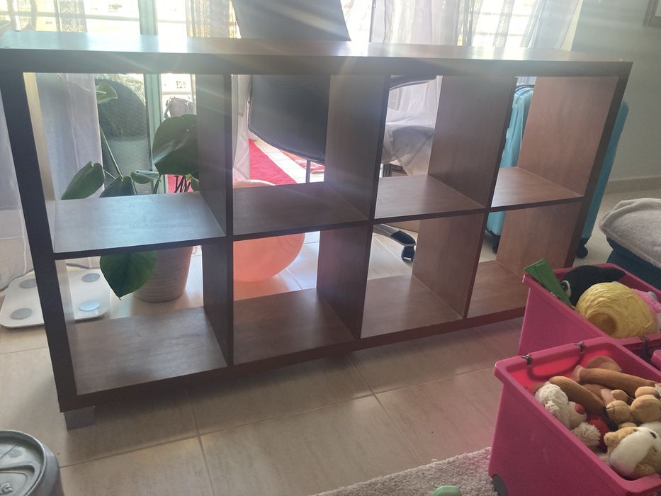 Estante com caixas de arumacao