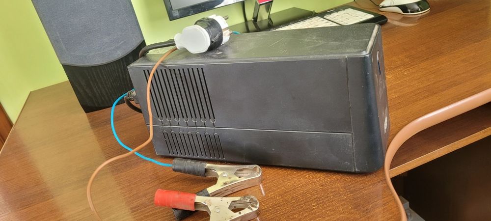 Безперебійник УПС