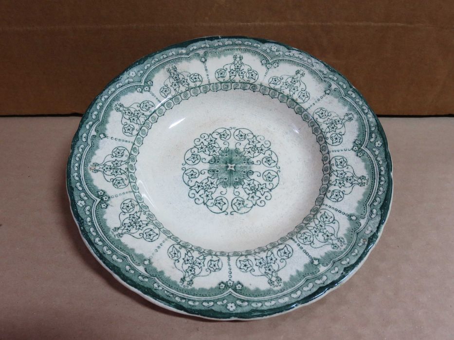 Pratos faiança Sacavém Gilman Wedgwood Capôa Massarelos Lusitânia