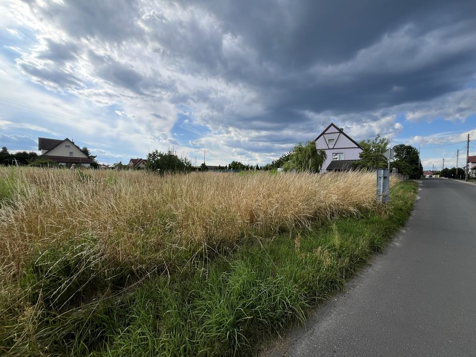 Działki budowlane 10 i 15 arów we wsi Dobra obok Bolesławca