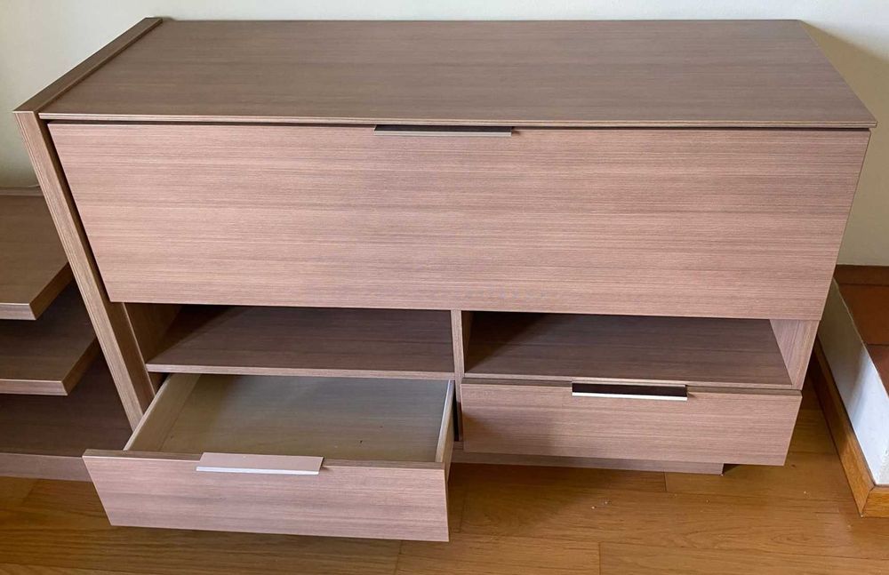 Conjunto de 2 Aparadores em Madeira – Design Moderno
