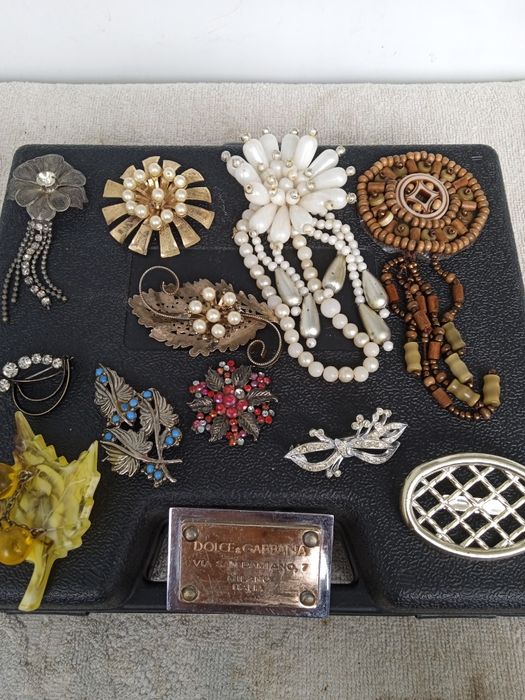 Кольца брошки и бусы ретро