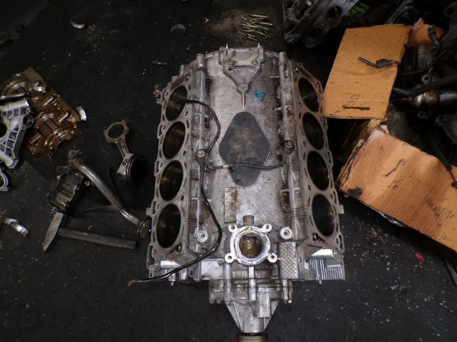 Blok silnika Rang Rover 4.2 V8 SC na stolik