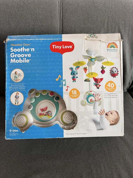 Karuzela tiny love zabawa na łące