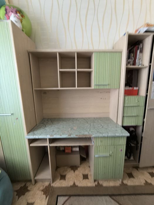 Стенка  детская в спальню