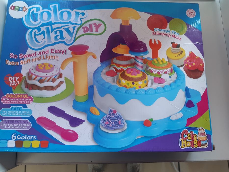 Zestaw z ciastoliną.