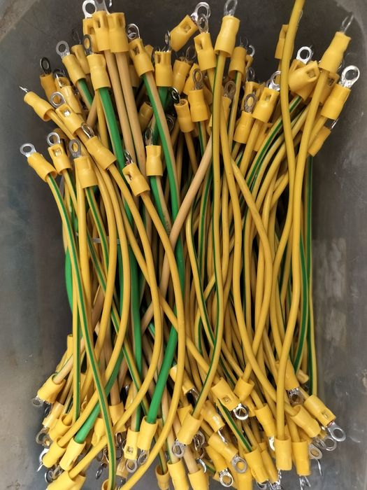 кабель для заземления 20см на 2.5мм с клемами для серверных шкафов