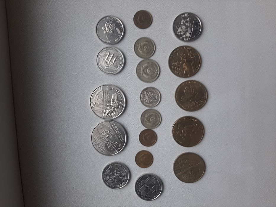 Монети.України та .