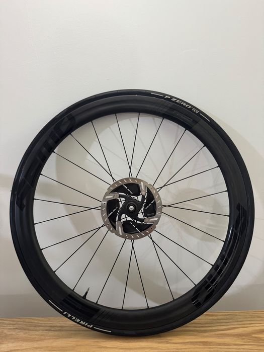Rodas Carbono FFWD F4 Disc + Pneus Pirelli P Zero + Discos Dura-Ace