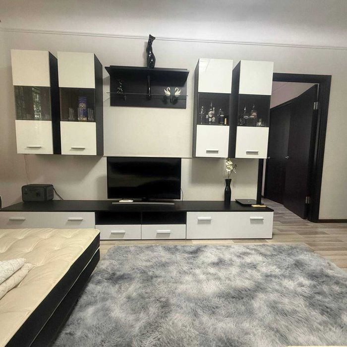 Продам 2-кімнатну затишну квартиру в центрі міста, Вознесенівський район, за БЦ “Форум”, 1-й високий поверх. Ваучер/сертифікат.