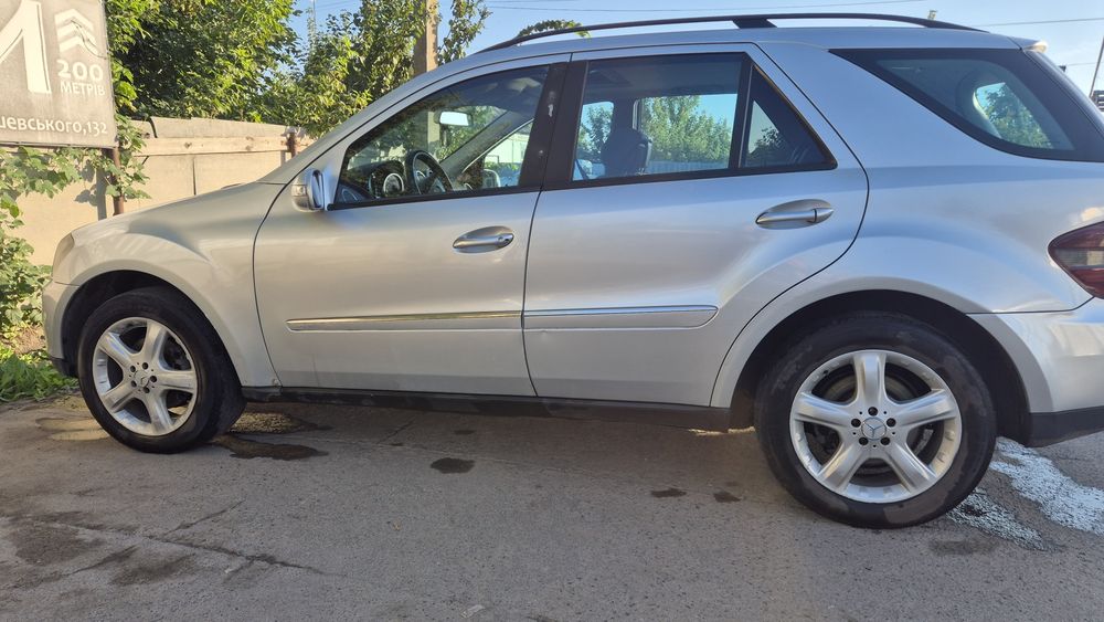 Продам авто Mersedes Benz ML320