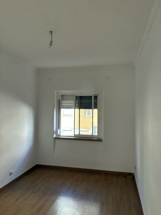 T2 centro Moscavide para arrendar