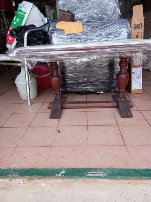 Mesa de sala antiga