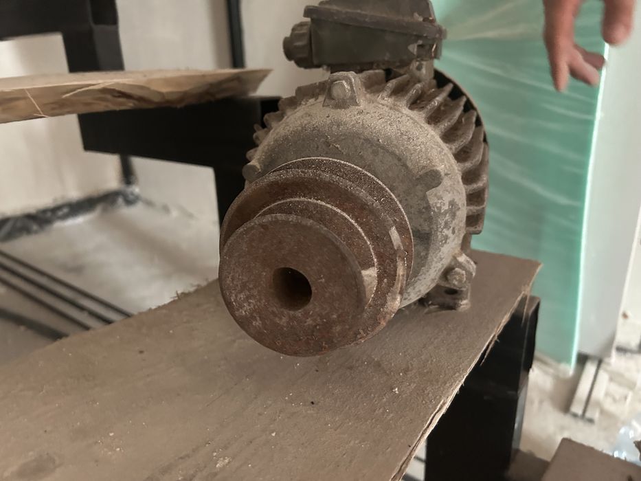 Продам двигун