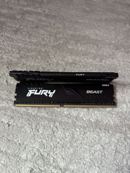 ddr4 Kingston Fury (16)g 2 плашки по 8g