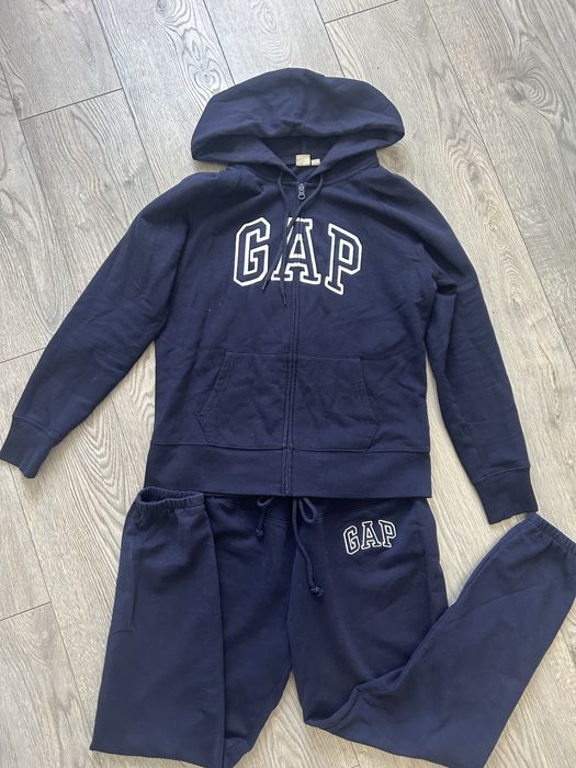 Жіночий костюм Cap