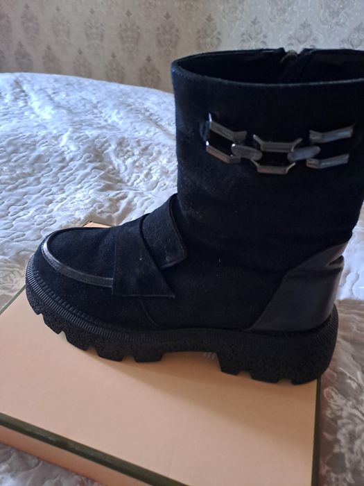 Теплые зимние замшевые ботинки