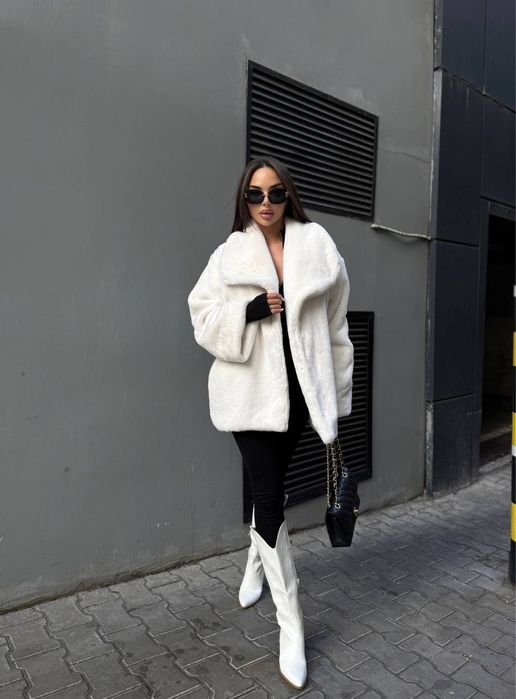 Екошубка на застібказ чорна, молоко