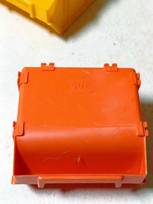 Caixas de stock arrumação plásticas empilháveis ou montáveis cores