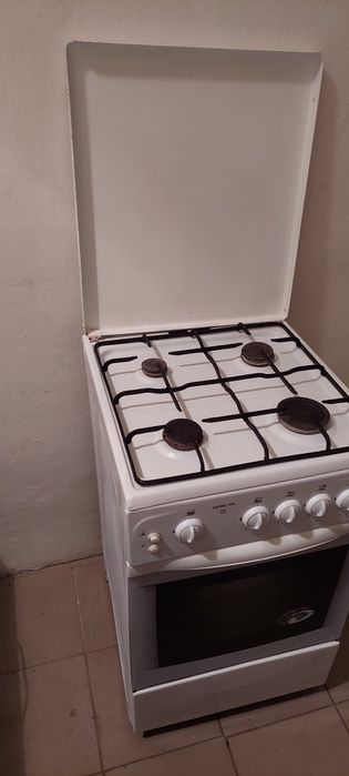 Газову плиту продаю