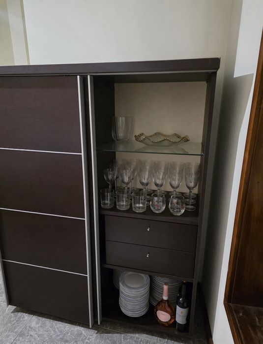 Armário arrumação móvel sala de estar