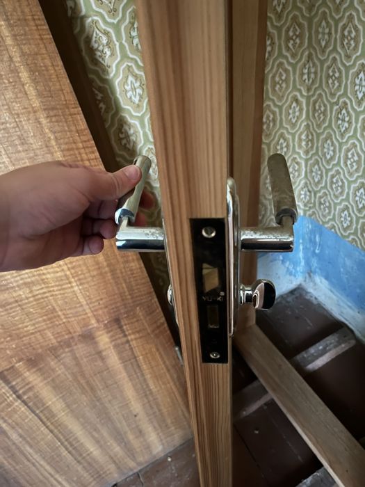 Дверные блоки межкомнатные с наличниками 4шт