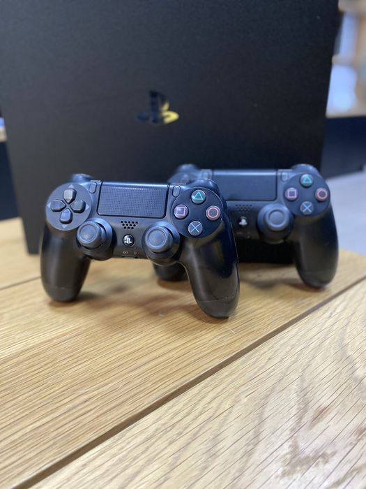 Комплект PlayStation 4 Pro 1TB + Dualshock 4 (ГАРАНТІЯ 12 МІСЯЦІВ)