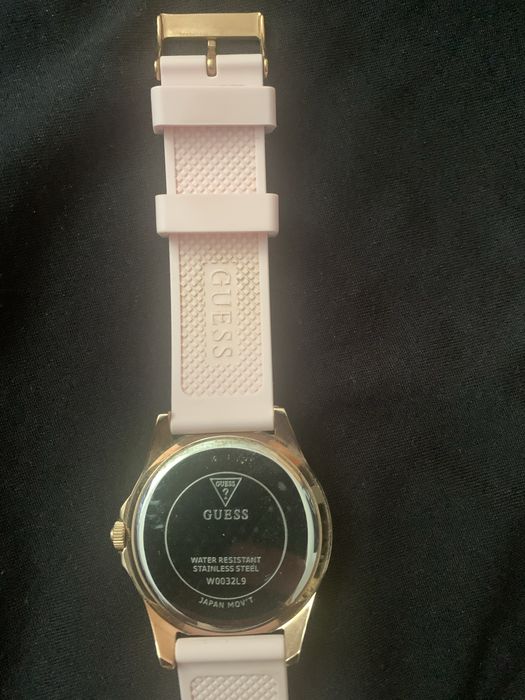 Годинник Guess