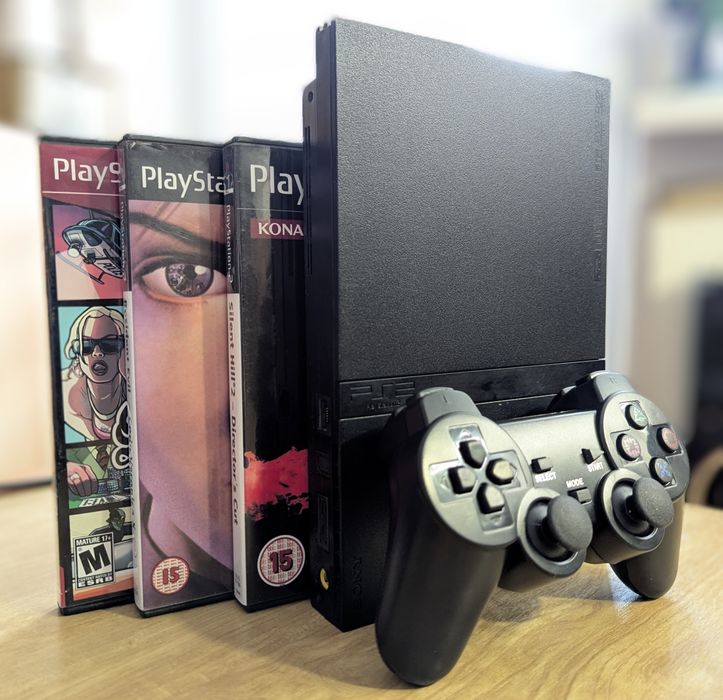 PlayStation 2 Slim + 3 gry