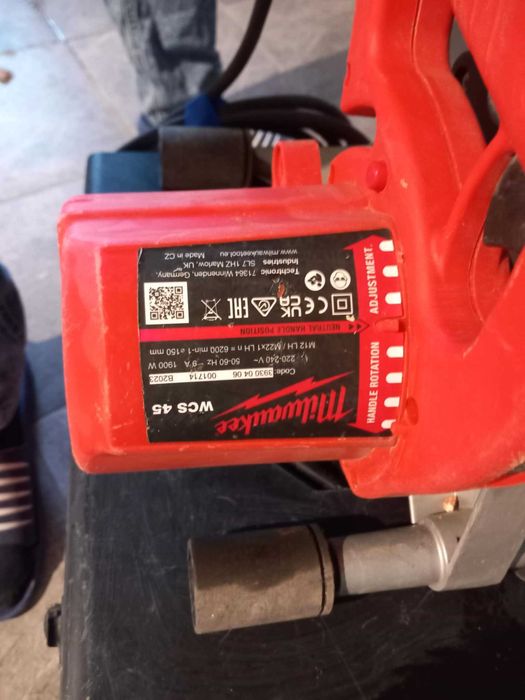 zestaw narzędzi gotowy dla elektryka