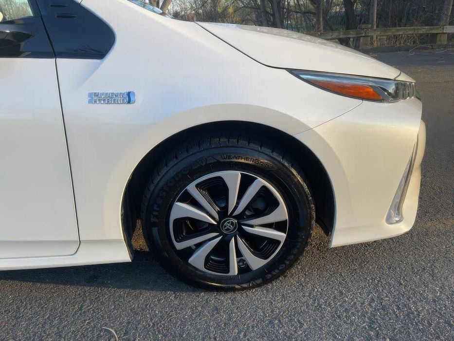 Toyota Prius Prime      2019