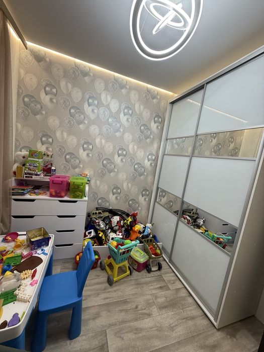 Продам квартиру 3-х кімнатну