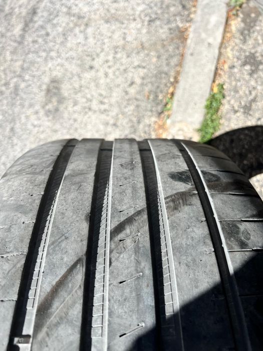 275/35/19 Good Year 2 pneus