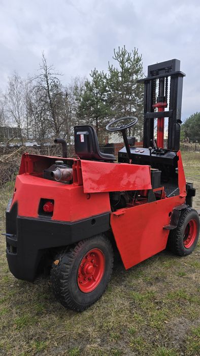 Wózek widłowy silnik Perkinsa