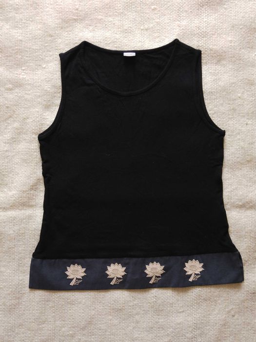 Bluzka damska czarna z aplikacją