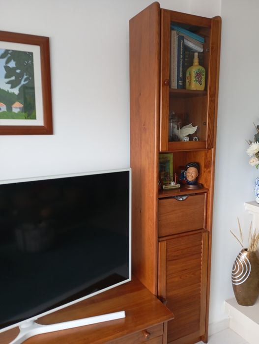Móvel de TV em cerejeira