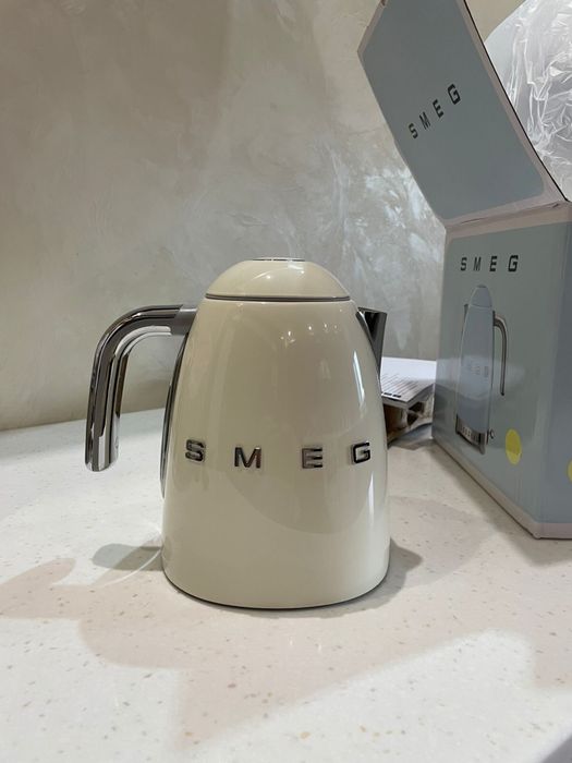 Чайник , smeg, новий