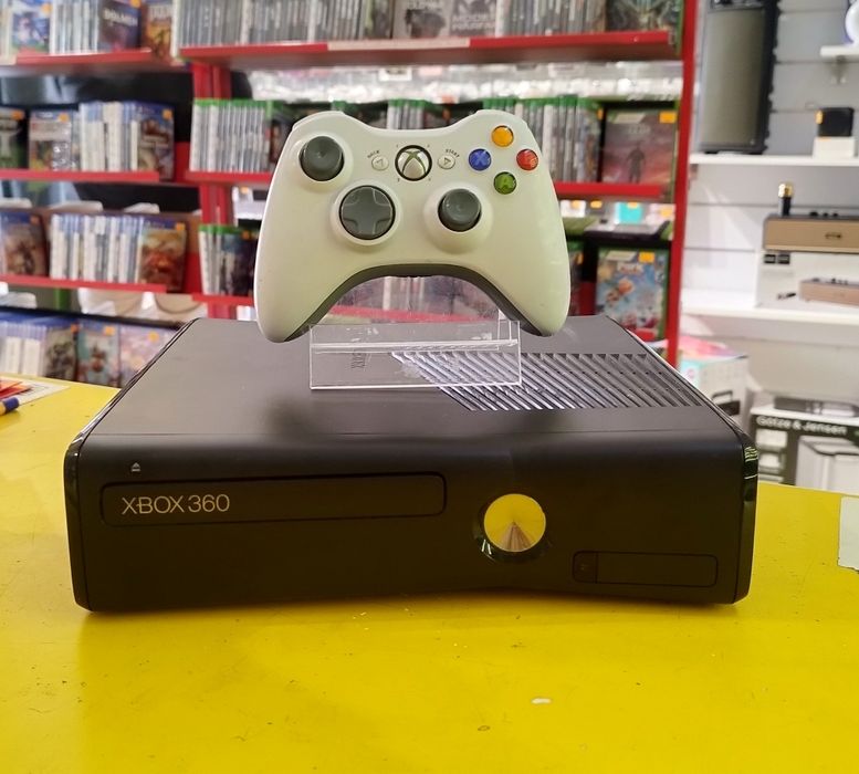 Konsola Xbox 360, 250 GB, pad