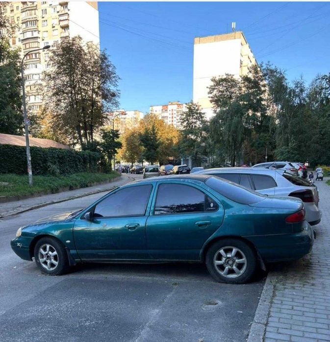 Авто Ford Contour 2.0