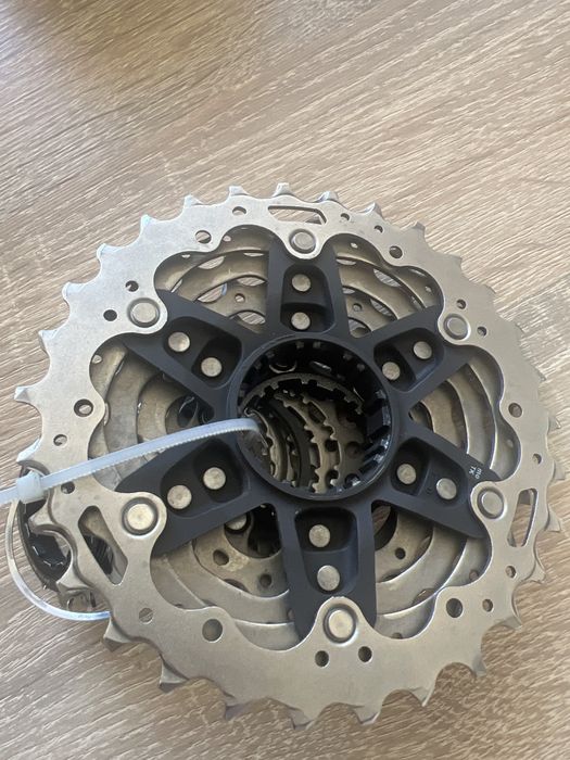 Kaseta Ultegra CS-R8101 stan idealny 11-30T